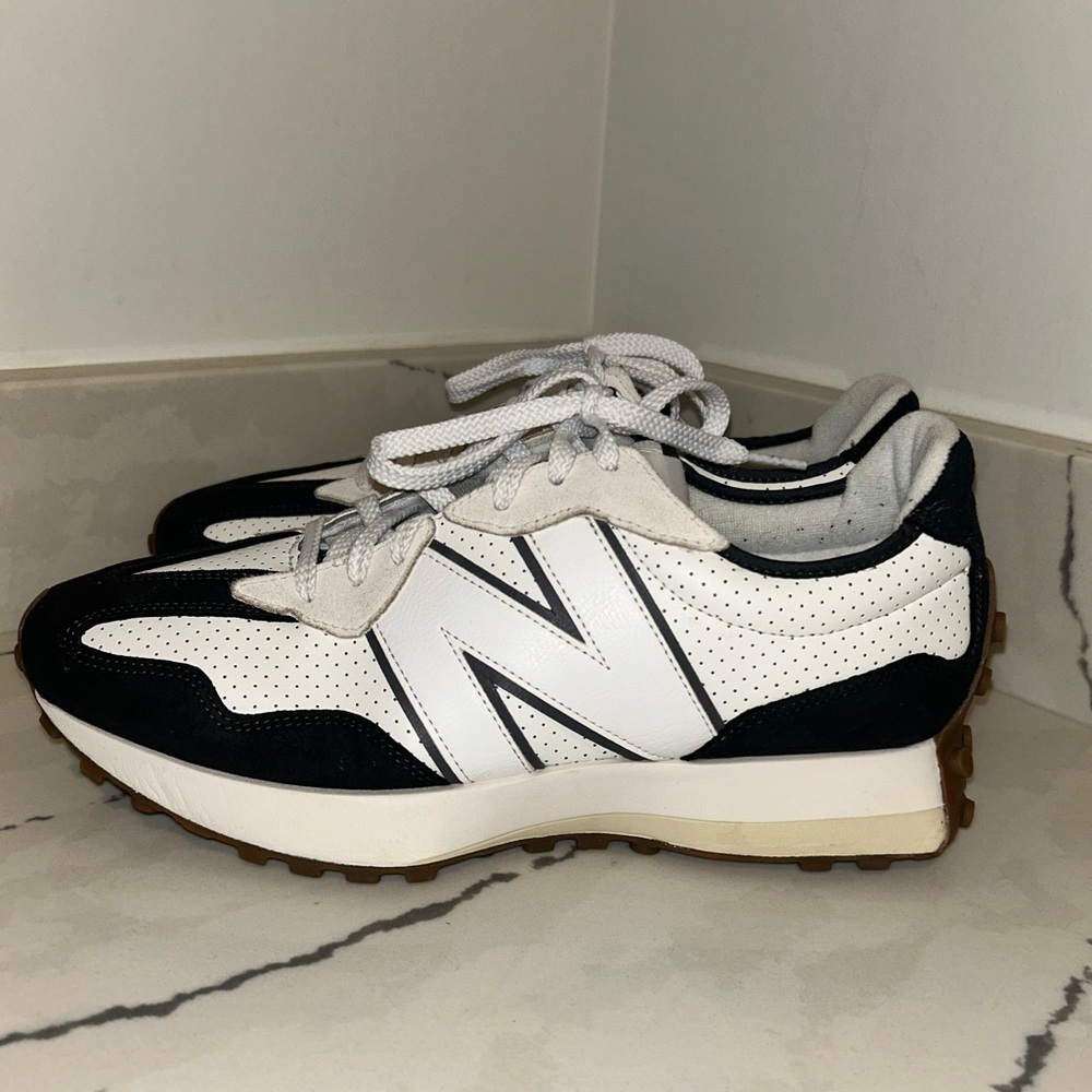 New Balance 327 sneakers